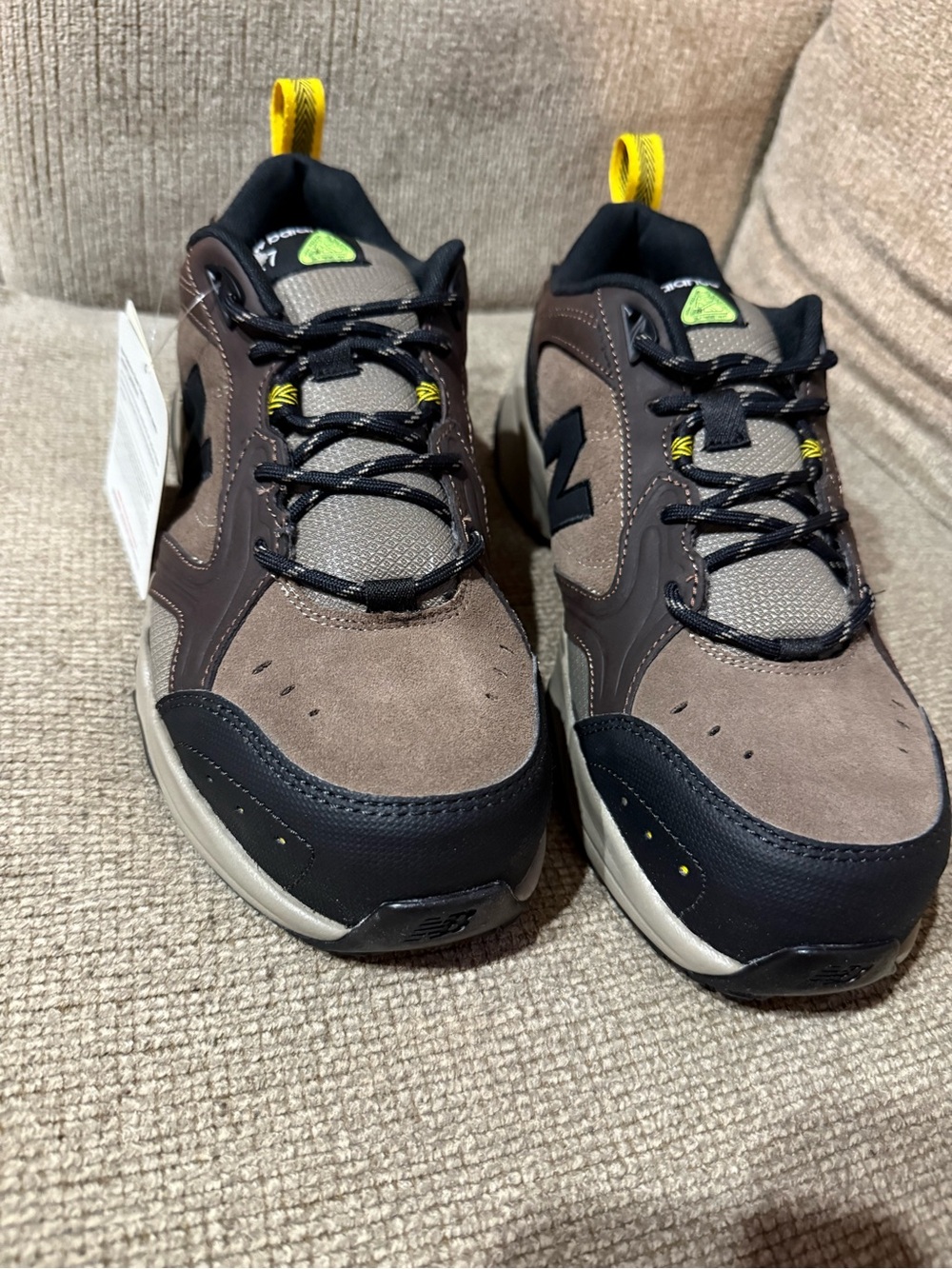 New Balance Men’s Brown & Black Trail Sneakers